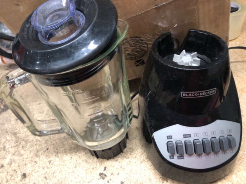 Photo 2 of *** NO POWER *** PARTS ONLY *** BLACK+DECKER Countertop Blender with 5-Cup Glass Jar, 10-Speed Settings, Black, BL2010BG