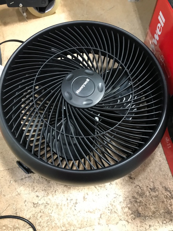 Photo 2 of 12 in. 3 Speed Whole Room Circulator Floor Fan