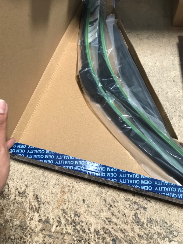 Photo 2 of Fabysky OEM QUALITY Premium All-Season Windshield Wiper Blades (24"+22" pair for front windshield) 24+22+12"