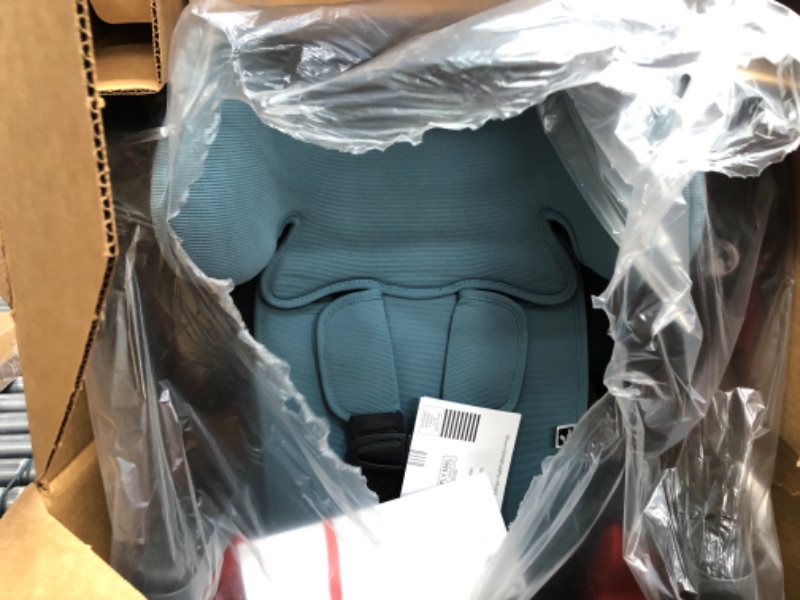 Photo 2 of Britax Grow with You ClickTight+ Harness-to-Booster, Blue Ombre SafeWash
