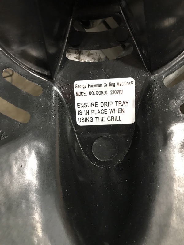 Photo 2 of *** USED*** ** TESTED POWERED ON *** George Foreman Indoor/Outdoor Electric Grill, 15-Serving, black electric grill Black