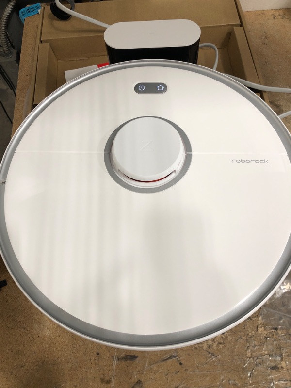 Photo 2 of **TESTED** roborock S5 MAX Robot Vacuum and Mop, Self-Charging Robotic Vacuum Cleaner, Lidar Navigation, Selective Room Cleaning, No-mop Zones, 2000Pa Powerful Suction, 180min Runtime, Works with Alexa(White)
