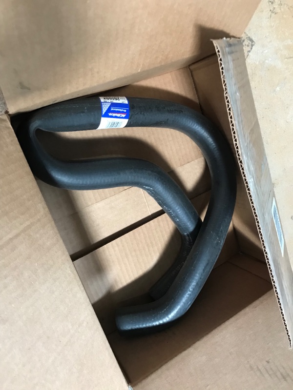 Photo 2 of ACDelco Gold 26559X Molded Upper Radiator Hose