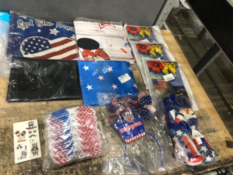 Photo 1 of 11 ITEMS 4TH OF JULY DECORATION BUNDLE