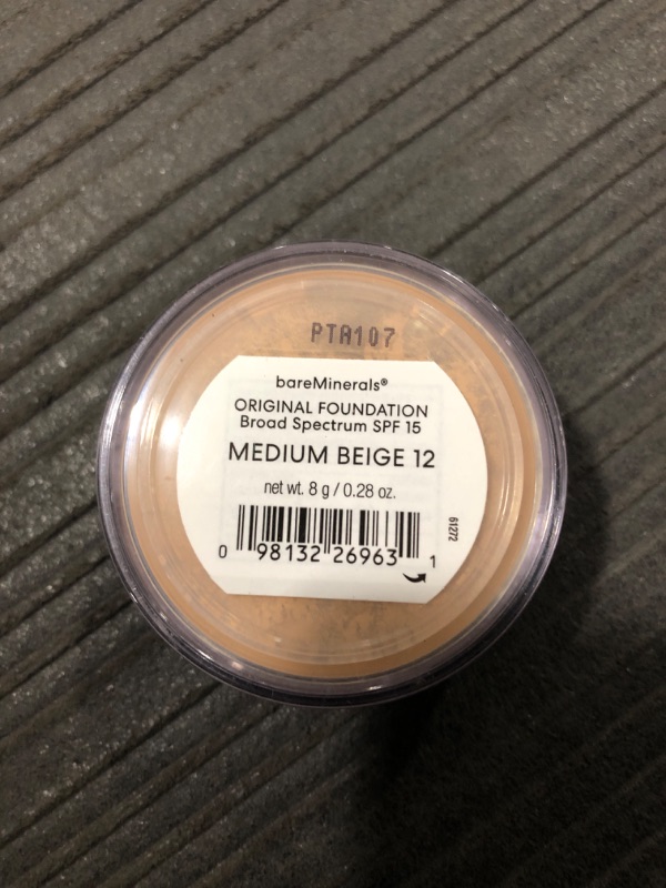 Photo 2 of bareMinerals Original Loose Powder Foundation SPF 15, Lightweight Mineral Loose Powder Foundation Makeup, Buildable Coverage, Talc Free, Vegan Medium Beige 12 0.28 Ounce (Pack of 1)