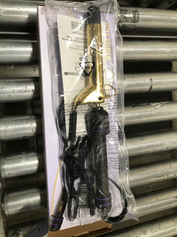 Photo 1 of Hot Tools Pro Signature Gold Curling Iron | Long-Lasting, Defined Curls, (1 in) 1 Inch (Pack of 1) Pro Signature