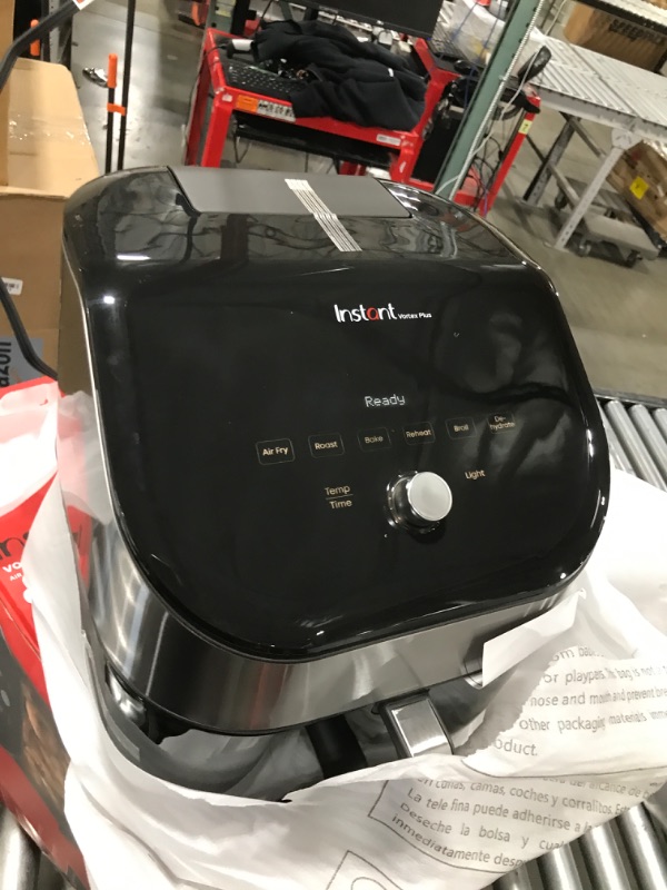 Photo 2 of Instant Vortex Plus 6QT Air Fryer with Odor Erase Technology, 6-in-1 Functions that Crisps, Roasts, Broils, Dehydrates, Bakes & Reheats, 100+In-App Recipes, from the Makers of Instant Pot,1700W,Black