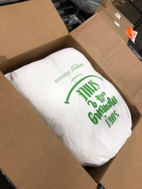 Photo 1 of APSMILE Lightweight Down Feather Fibers Comforter Oversized Queen/Full Size, Light Warmth Duvet Insert for Hot Sleepers/Warm Weather -400 TC High Fill-Power Hotel Collection Comforter(98x98,White)