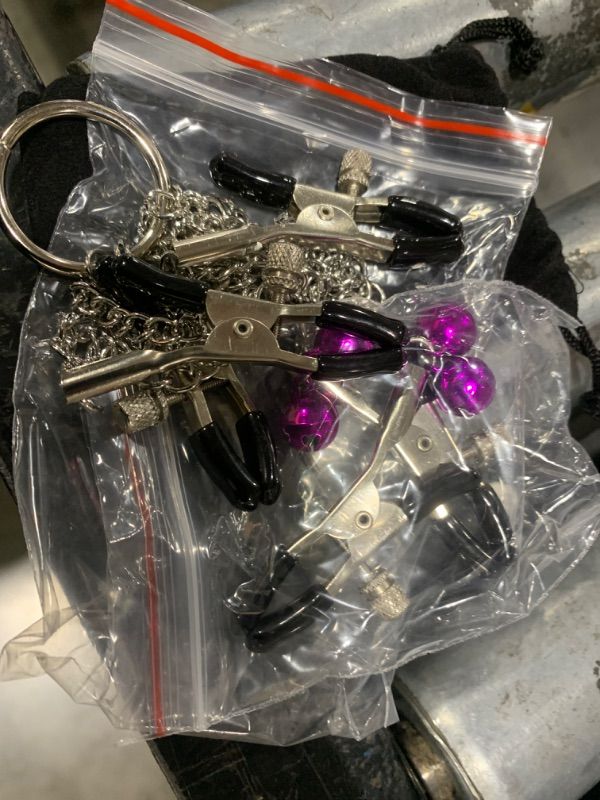 Photo 1 of Adjustable Metal Nipple Clamps Non-Piercing Adjustable Metal Nipple Clamps On Nipple Rings Decorative Clip for Clothing Accessories On Nipple Rings Decorative 5677 (EVg8)