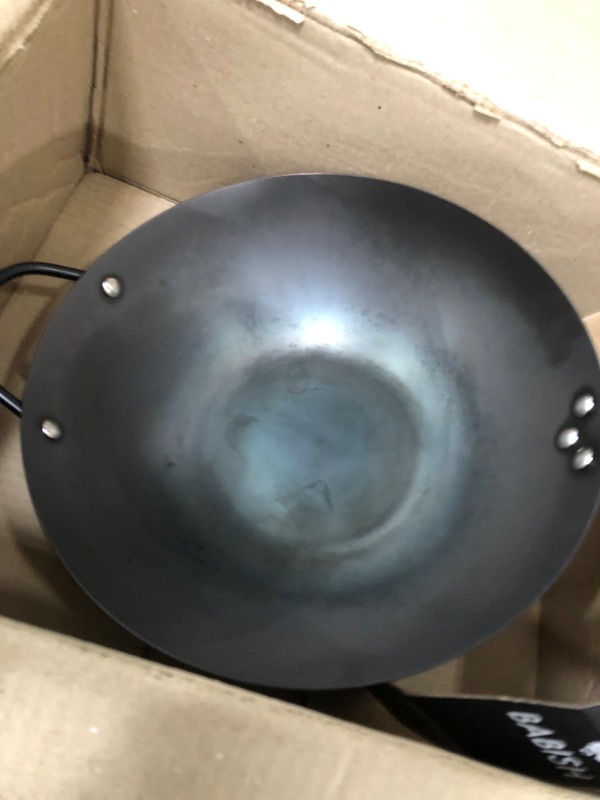 Photo 4 of **used**
Babish Carbon Steel Flat Bottom Wok and Stir Fry Pan, 14-Inch 14-Inch Wok Carbon Steel Fry Pan