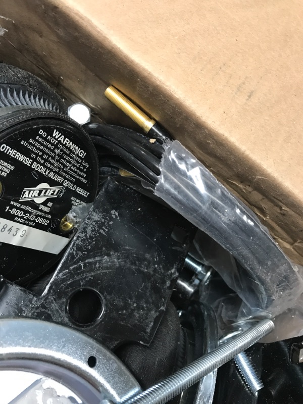Photo 1 of Air Lift 57268 LoadLifter 5000 Leveling Kit