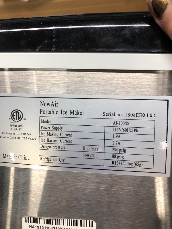 Photo 6 of ***TESTED POWERS ON*** NewAir Portable Ice Maker 28 lb. Daily - Countertop Compact Design - 3 Size Bullet Shaped Ice - AI-100SS – Stainless & OXO Good Grips Flexible Scoop ***NO ICE SCOOP*** 