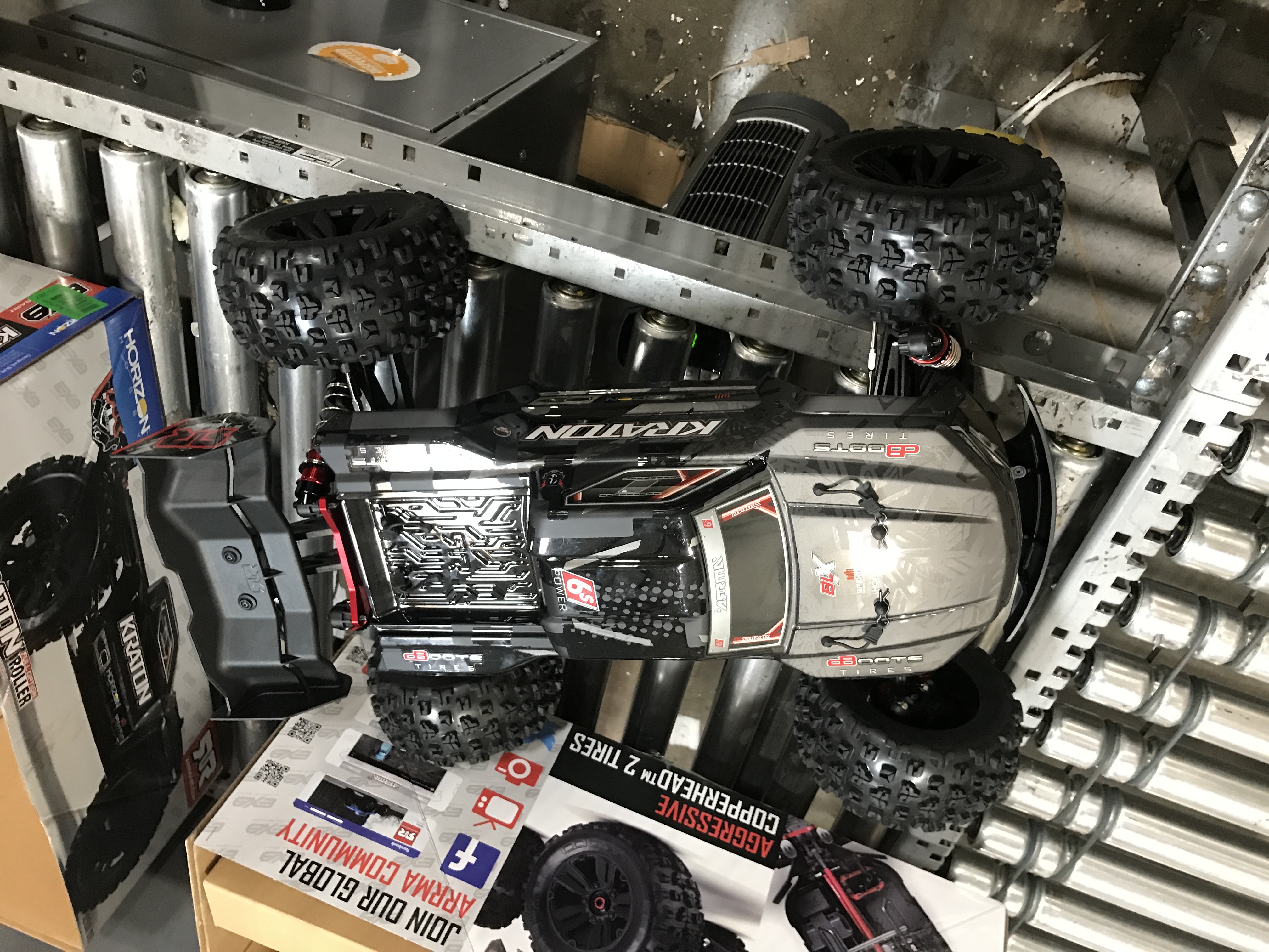 Photo 2 of 
(LAST PICTURE IS THE DAMAGED PART)ARRMA 1/8 KRATON 4WD Extreme Bash Roller Speed Monster RC Truck, Black, ARA106053