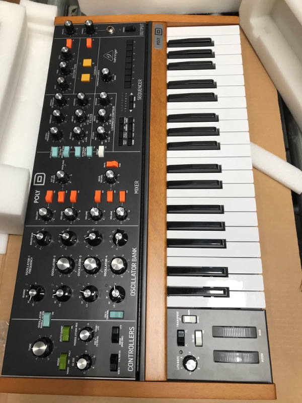 Photo 3 of *UNABLE TO PLUG// NO ACCESSORIES* Behringer Poly D Polyphonic Analog Synthesizer
