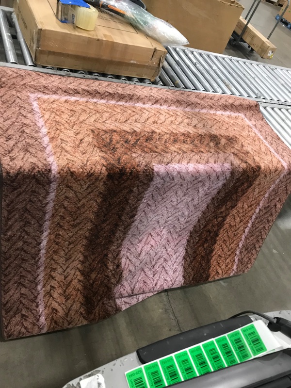 Photo 1 of 5" x 7" area rug pink/brown