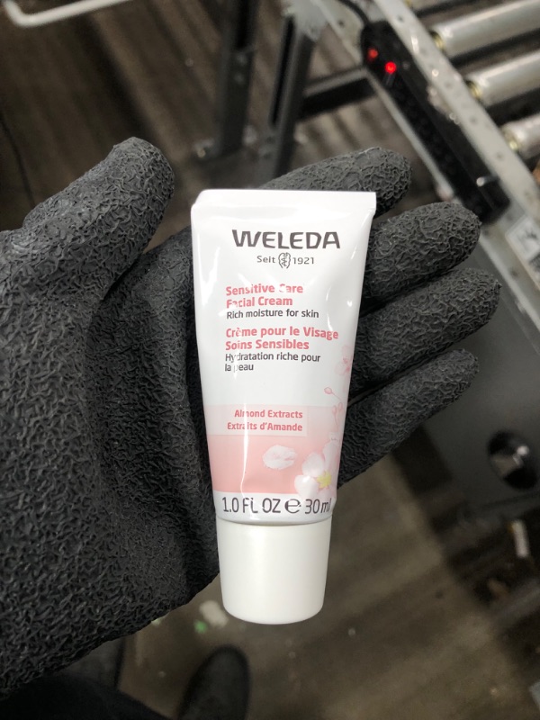 Photo 2 of *EXPIRES Oct 2024*
Weleda Sensitive Care Face Cream, 1 Fluid Ounce, Fragrance Free, Plant Rich Moisturizer with Sweet Almond Oil Sensitive Cream- Almond