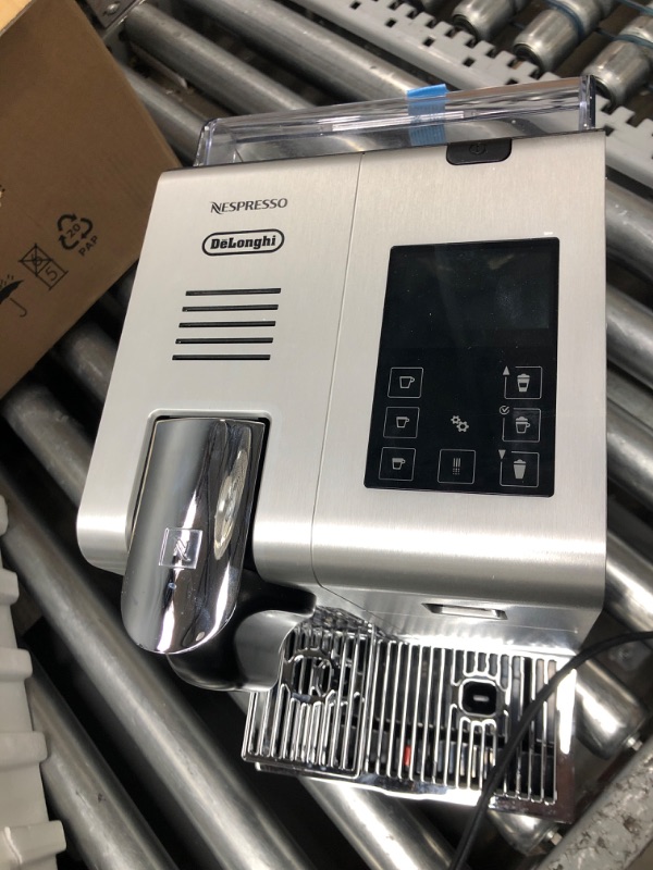 Photo 1 of Lattissima Pro is inspired by the quality of professional machines with a high level of simplicity. So simple to use - its advanced technology and intuitive touchscreen is presented in a sleek, pure and robust design with an aluminum finish. Enjoy incompa