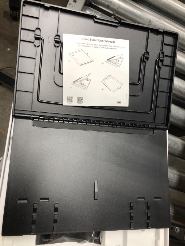 Photo 1 of HUION KAMVAS 16 with Stand Graphics Drawing Tablet Display 15.6inch USB-C to USB-C Cable Included
