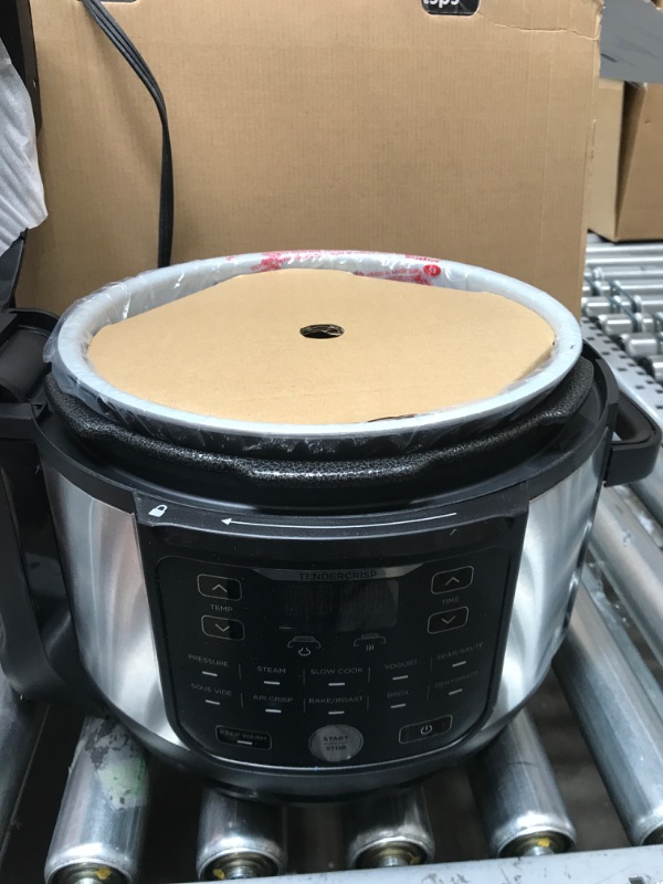 Photo 2 of **PARTS ONLY** 
Ninja FD302 Foodi 11-in-1 Pro 6.5 qt. Pressure Cooker & Air Fryer that Steams, Slow Cooks, Sears, Sautés, Dehydrates & More, with 4.6 qt. Crisper Plate, Nesting Broil Rack & Recipe Book, Silver/Black 6.5 Quart Cooking Pot