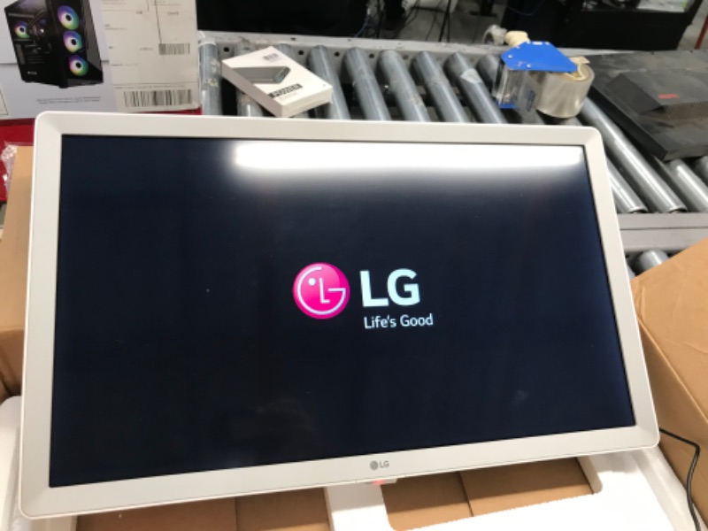 Photo 5 of LG 24 Inch Class HD Smart TV (24LM520S-WU, 2022) White Smart TV