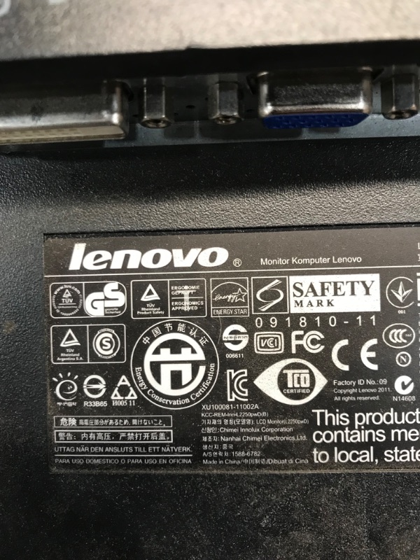 Photo 4 of Lenovo L2250PWD 22" Widescreen LCD Monitor