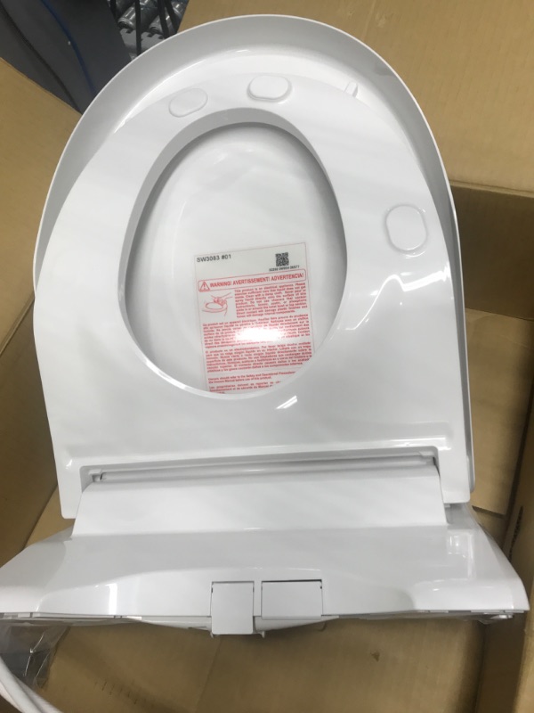 Photo 5 of *** POWERS ON *** TOTO SW3083#01 WASHLET C5 Round Electronic Bidet Toilet Seat, C5Round, Cotton White C5Round Cotton White