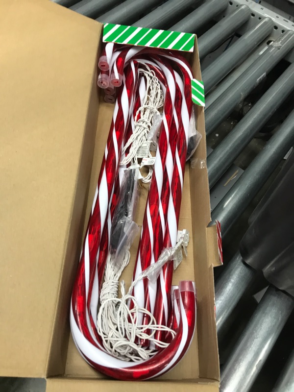 Photo 2 of *** TESTED - LIGHTS UP *** GAGALIFE 22” Christmas Candy Canes Lights 10Pcs Red, Outdoor Candy Cane Decorations Path Lights with Stake Red & White 22"