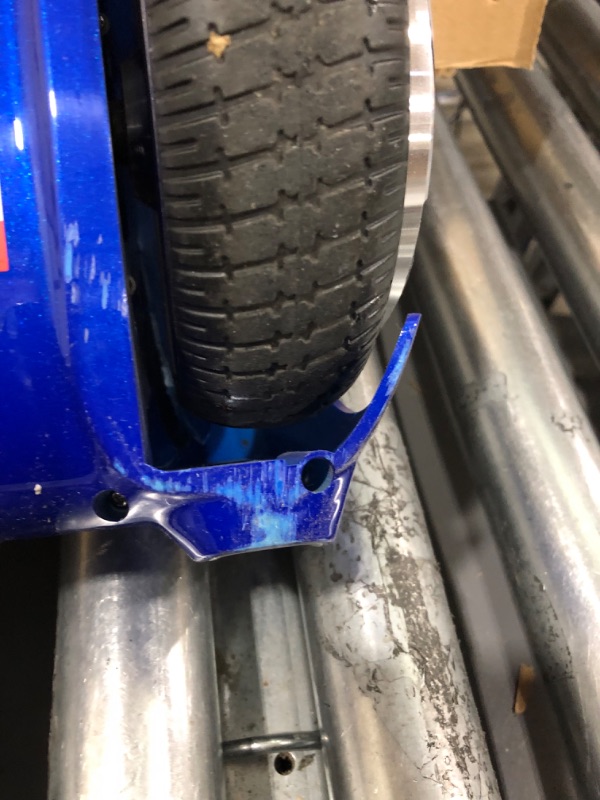 Photo 10 of **CRACKED ON BOTH ENDS, DOES NOT TURN ON WHEN CHARGING. FOR PARTS ONLY, SEE PHOTOS**
Hover-1 H1 Hoverboard Electric Scooter Blue