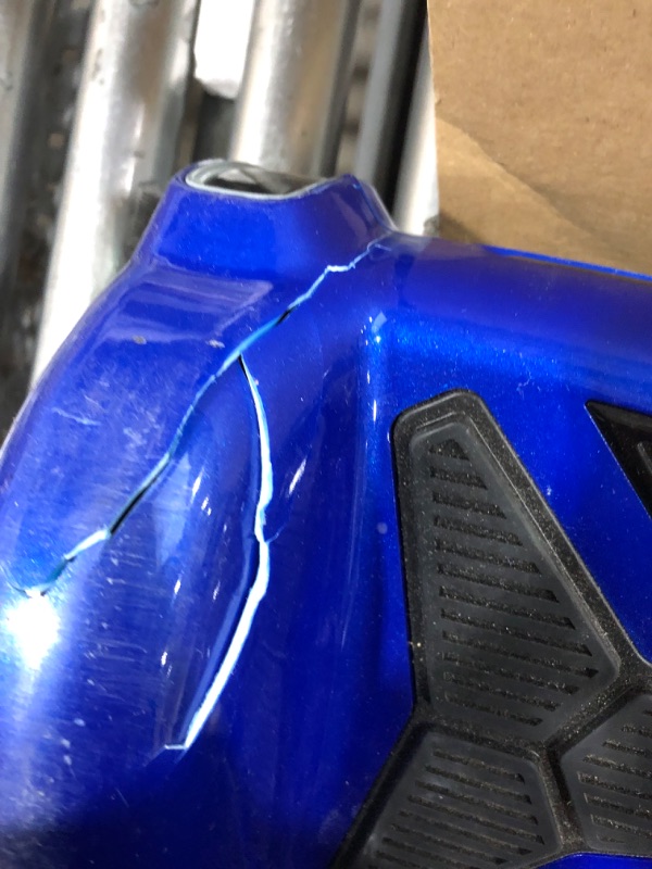 Photo 9 of **CRACKED ON BOTH ENDS, DOES NOT TURN ON WHEN CHARGING. FOR PARTS ONLY, SEE PHOTOS**
Hover-1 H1 Hoverboard Electric Scooter Blue