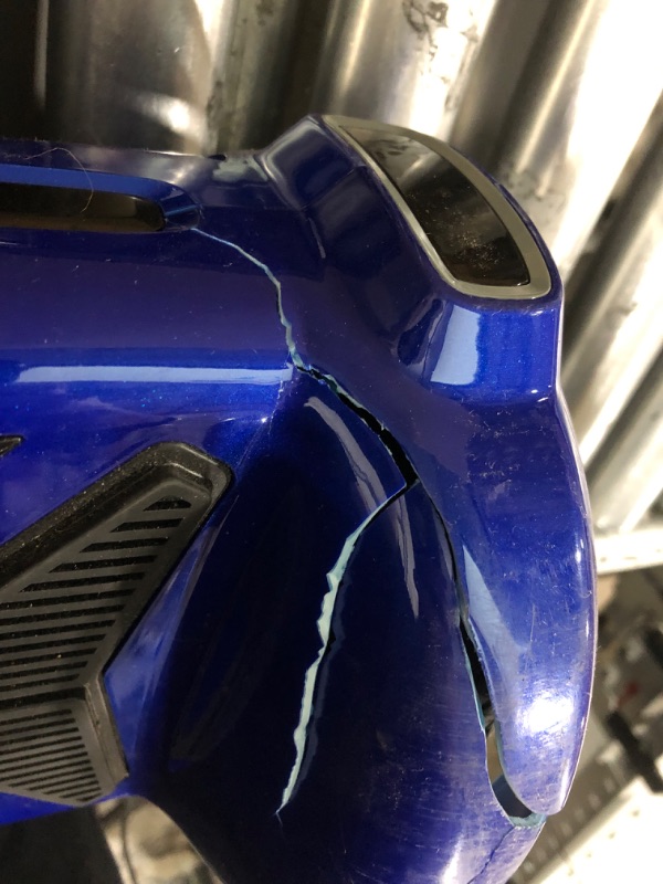 Photo 4 of **CRACKED ON BOTH ENDS, DOES NOT TURN ON WHEN CHARGING. FOR PARTS ONLY, SEE PHOTOS**
Hover-1 H1 Hoverboard Electric Scooter Blue