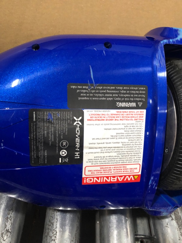 Photo 8 of **CRACKED ON BOTH ENDS, DOES NOT TURN ON WHEN CHARGING. FOR PARTS ONLY, SEE PHOTOS**
Hover-1 H1 Hoverboard Electric Scooter Blue