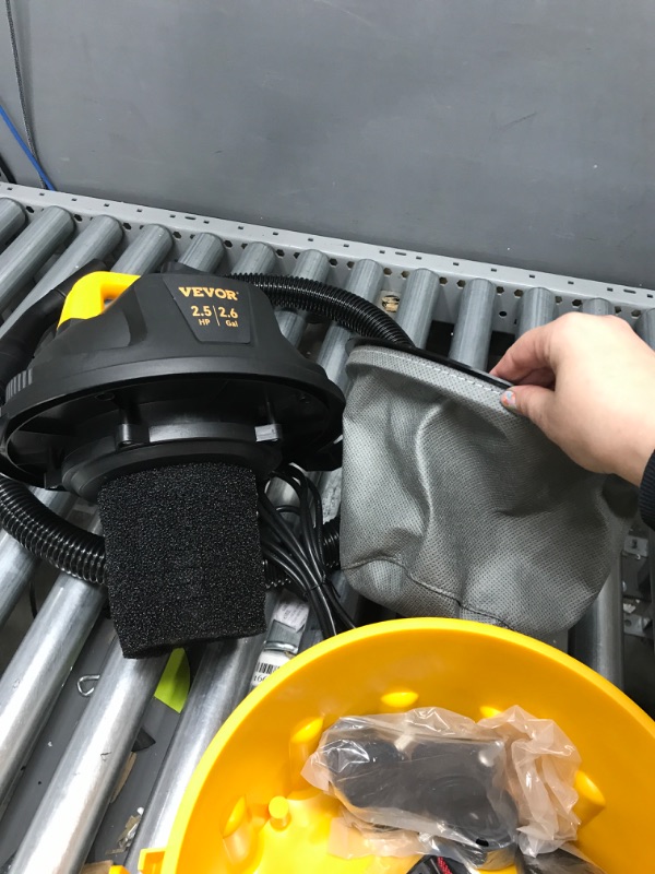 Photo 6 of ***TESTED WORKING*** VEVOR Wet Dry Vac, 2.6 Gallon, 2.5 Peak HP, 3 in 1 Shop Vacuum with Blowing Function, Portable with Attachments to Clean Floor, Upholstery, Gap, Car, ETL Listed, Black/Yellow