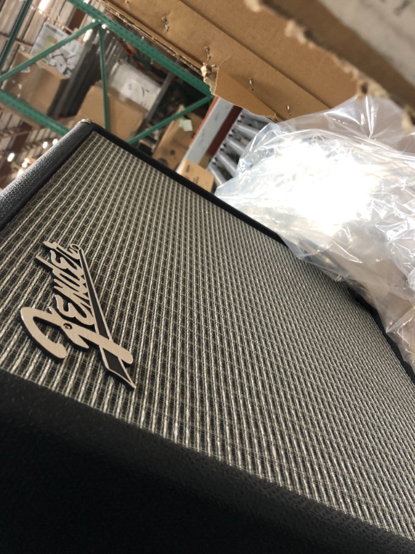 Photo 4 of Fender Rumble 40 V3 Bass Combo