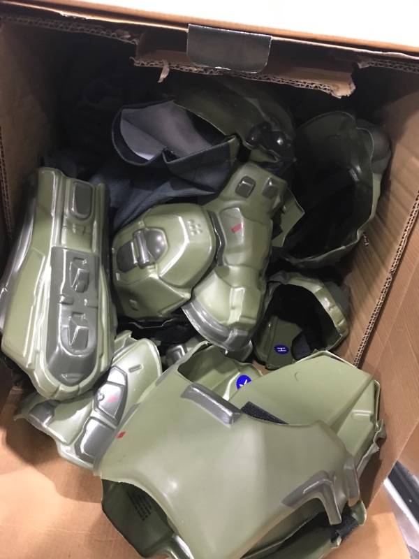 Photo 2 of ***MINOR SCRATCHES ON HELMET DAMAGE TO VELCRO*** Disguise Child Master Chief Ultra Prestige Costume Medium, Army Green