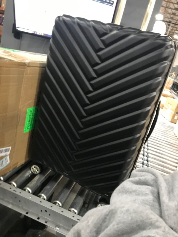 Photo 5 of **handle is broken, small suitcase missing**
Kenneth Cole Reaction Women's Madison Square Hardside Chevron Expandable Luggage, Black, 2-Piece Set (20" & 28") 2-Piece Set (20" & 28") Black