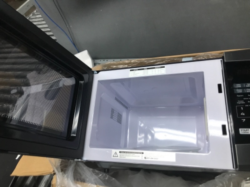 Photo 3 of ***PARTS ONLY*** Toshiba em925a5a-bs microwave oven with sound on/off eco mode and led lighting, 0.9 cu.ft, black stainless1011650730
