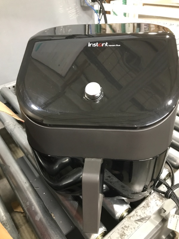 Photo 6 of *** PARTS ONLY *** Instant Vortex Plus 6-Quart Air Fryer Oven, From the Makers of Instant Pot with ClearCook Cooking Window, Digital Touchscreen, App with over 100 Recipes, Single Basket, Black 6QT Vortex Plus