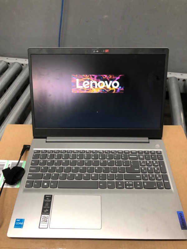 Photo 1 of Lenovo - Ideapad 3i 15.6" HD Touch Laptop - Core i3-1115G4 - 8GB Memory - 256GB SSD - Platinum Grey 81X800MCUS