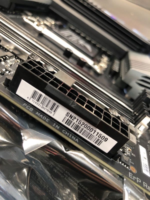 Photo 3 of GIGABYTE Z690 AORUS Elite AX DDR4