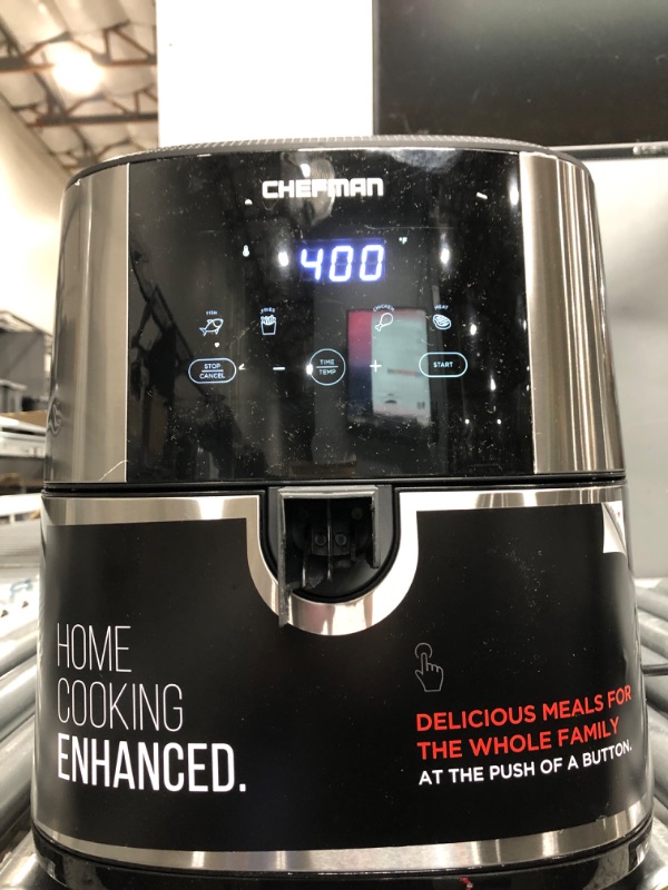 Photo 3 of ***HANDLE BROKEN ON AIR FRYER PAN SEE PHOTOS***
Chefman TurboFry Touch 8 Quart Air Fryer w/ XL Viewing Window & Advanced Digital Display, Fry with Less Oil for Healthy Food, Adjustable Temperature Control, Cooking Presets & Dishwasher-Safe Basket
