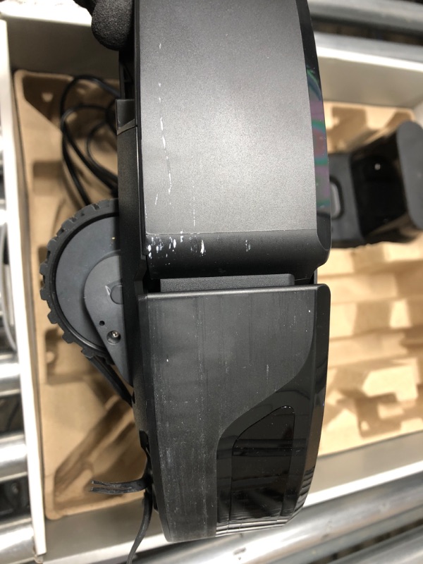 Photo 1 of *Tested/Cosmetic Damage-Scuffed-See Photos* roborock E4 Mop Robot Vacuum and Mop Cleaner, Internal Route Plan with 2000Pa Strong Suction, 200min Runtime, Carpet Boost, APP Total Control, Ideal for Pets and Larger Home
