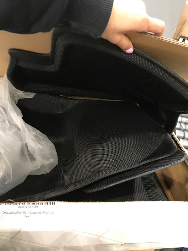 Photo 2 of hybrid electric auto tesla 3 floor mats