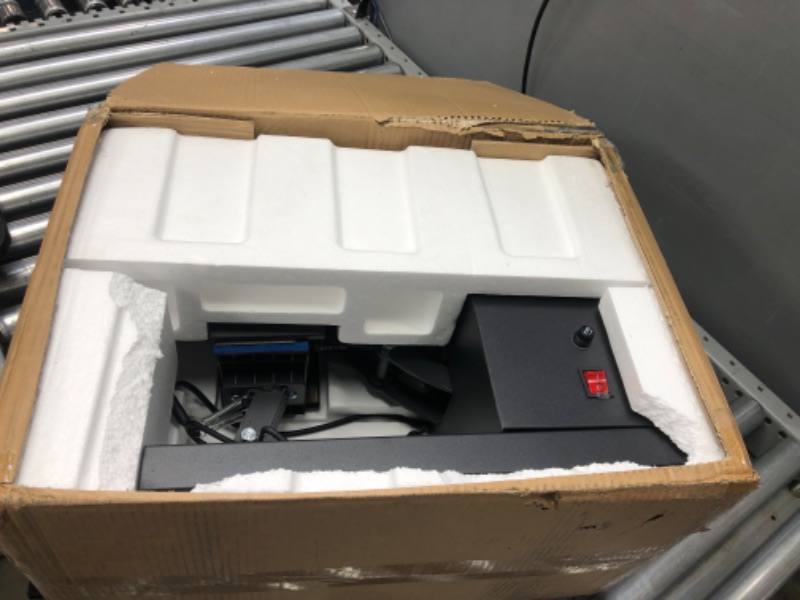 Photo 1 of VEVOR Heat Press 6x3.75Inch Curved Element Hat Press Clamshell Design Heat Press for Hats Rigid Steel Frame No Stick Digital LCD Timer and Temperature Control (6x3.75Inch Clamshell Design)