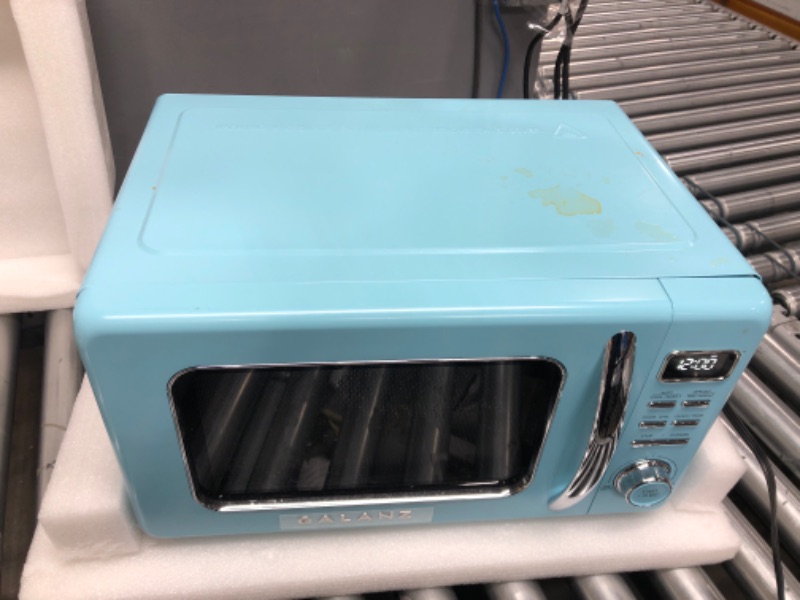 Photo 2 of ****USED AND DIRTY***  0.9 cu. ft. 900-Watt Retro Countertop Microwave in Blue