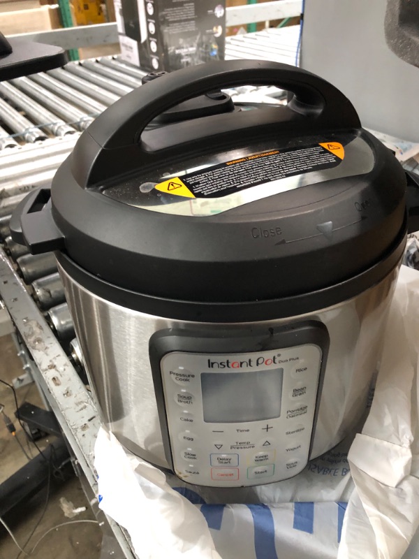 Photo 2 of ***NON-FUCTIONAL****   Instant Pot Duo Plus 6 qt 9-in-1 Slow Cooker/Pressure Cooker