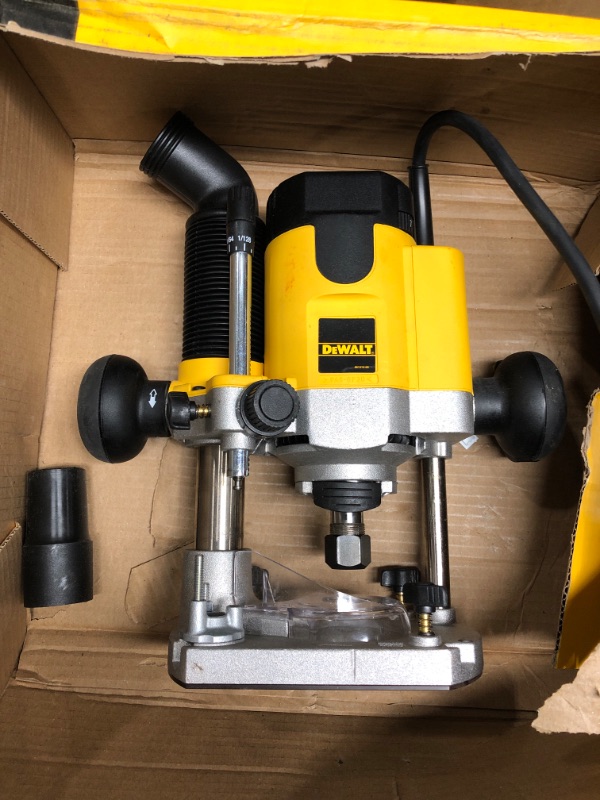 Photo 4 of *Powers On* DEWALT Router, Plunge Base, 10-Amp, 2 HP (DW621) Plunge Router Only