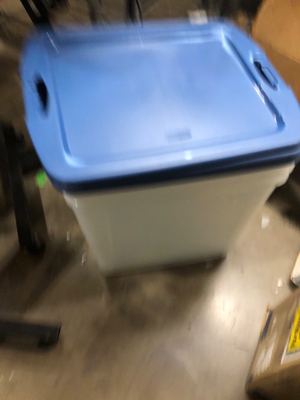 Photo 2 of *** MISSING ONE CONTAINER*** Sterilite 14489604 26 Gallon/98 Liter Latch and Carry, True Blue Lid and Clear Base with Blue Aquarium Latches, Pack of 4 26 Gallon 4 Pack