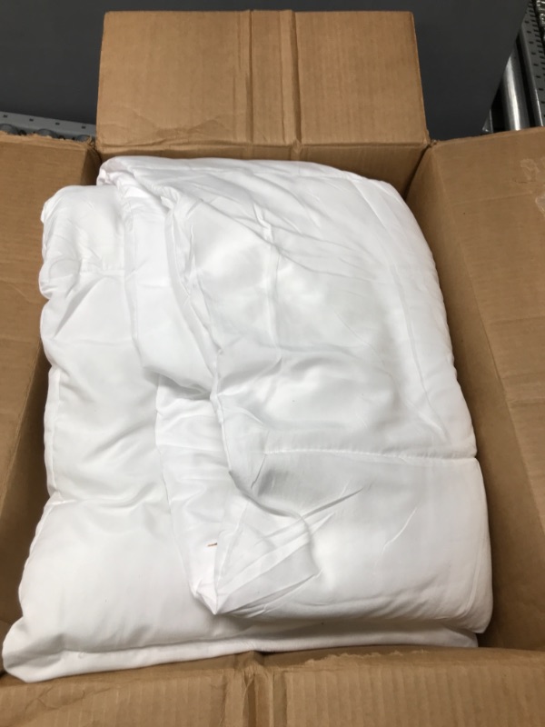 Photo 2 of Amazon Basics Down Alternative Bedding Comforter Duvet Insert - Twin, White, All-Season Twin All-Season