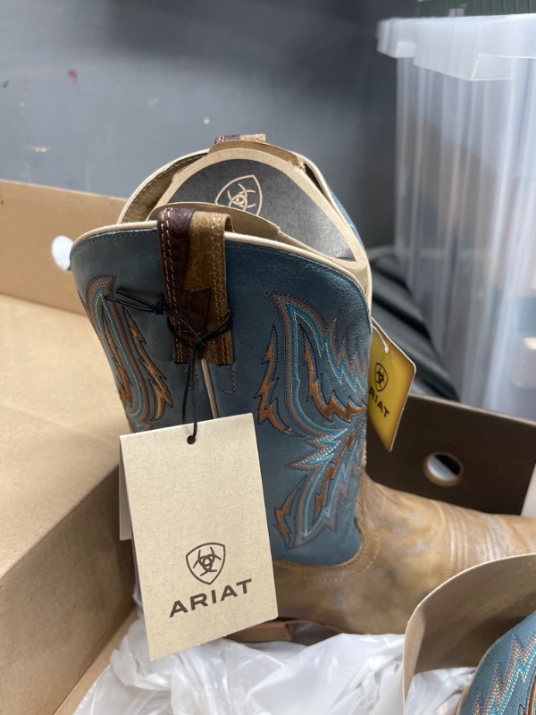 Photo 1 of Ariat Arena Rebound Embroidery Square Toe Cowboys Boots

