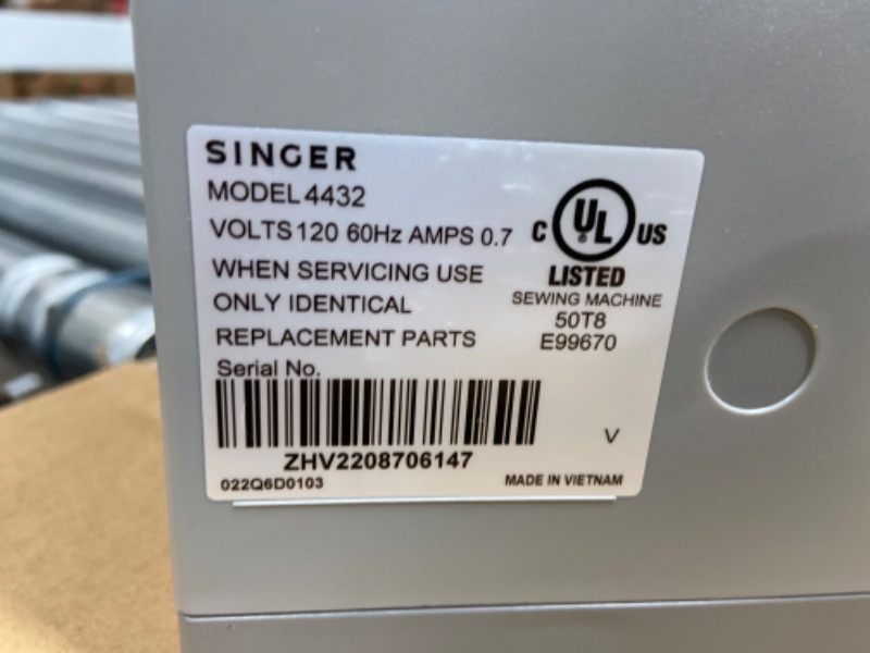 Photo 1 of *UNFUNCTIONAL DIDN'T POWER ON**- SINGER Heavy Duty Sewing Machine With Included Accessory Kit, 110 Stitch Applications 4432, Perfect For Beginners, Gray
